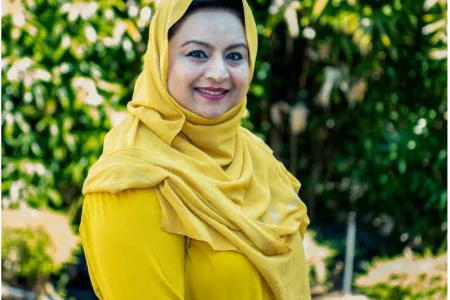 Dr Farha Sattar