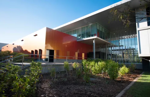 Staff at Charles Darwin University (CDU) have this week voted to accept the new Enterprise Bargaining Agreement. 